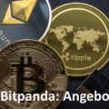Münzen der drei Kryptowährungen Bitcoin, Ripple und Etehreum