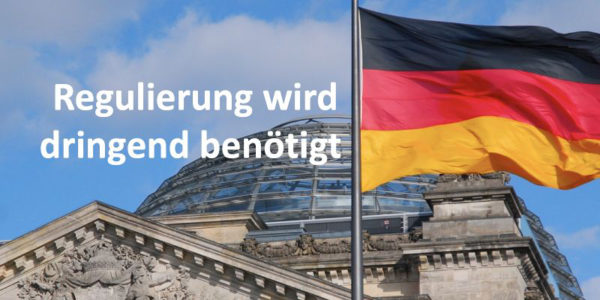 Deutsche Flagge und Bundestag
